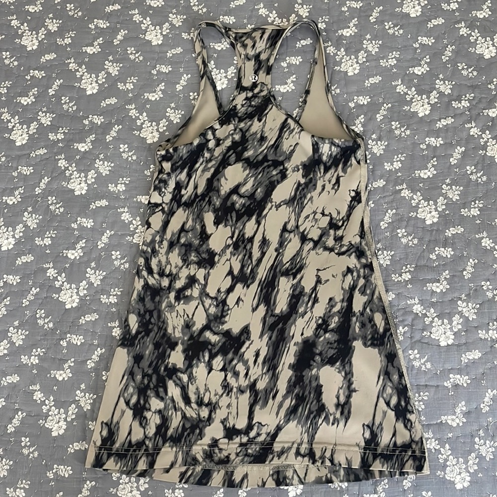 Lululemon Size 4 Racerback Tank - Picture 2 of 3